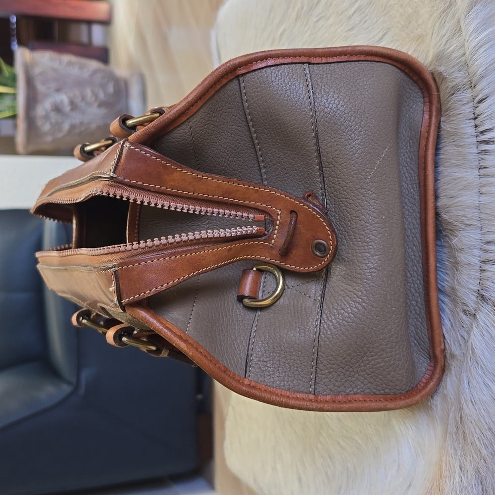 Dooney & Bourke Handbag - Picture 3 of 9